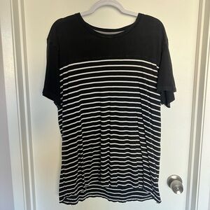 Old Navy black and white striped men’s loose T shirt size L